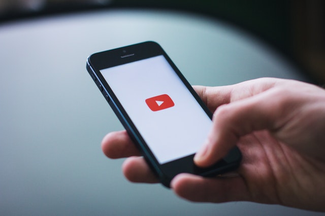 YouTube et smartphones : désormais plus d'ergonomie avec les vidéos verticales